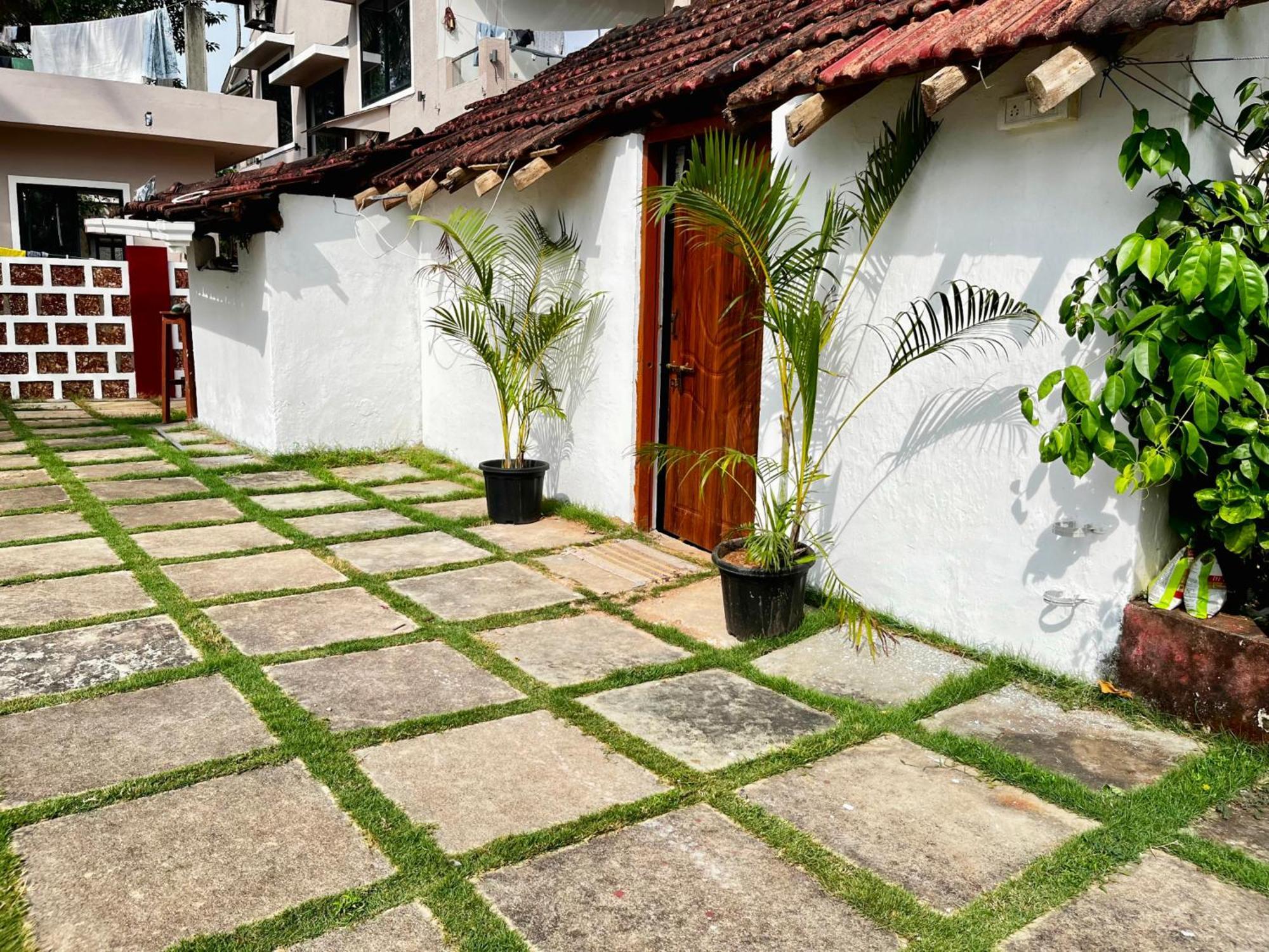 Red Sea Beach Resort Anjuna Exterior foto