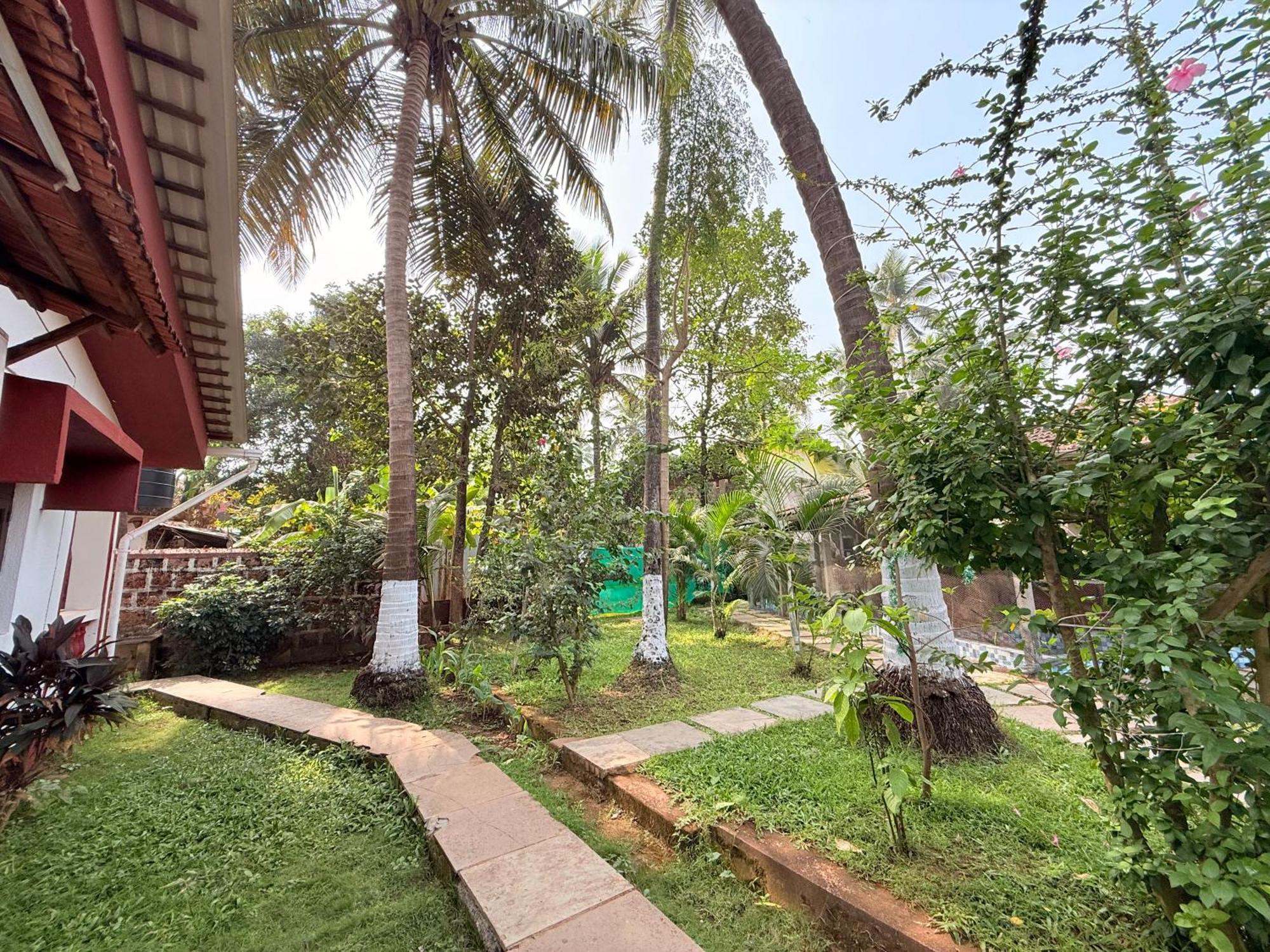 Red Sea Beach Resort Anjuna Exterior foto